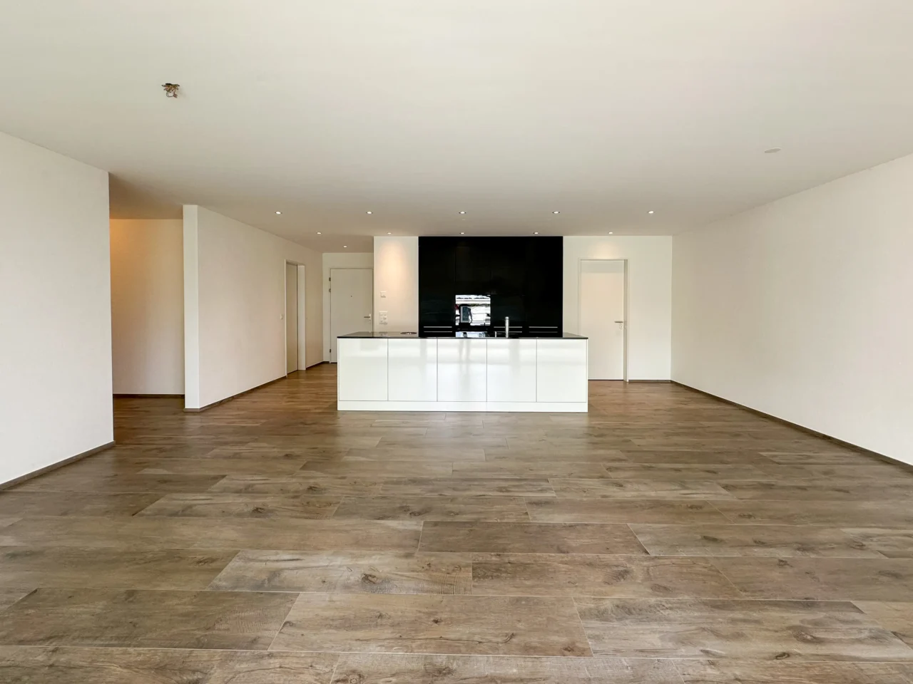 grava-immobilien-immobilie-verkauf-mehrfamilienhaus-wohnzimmer-2 