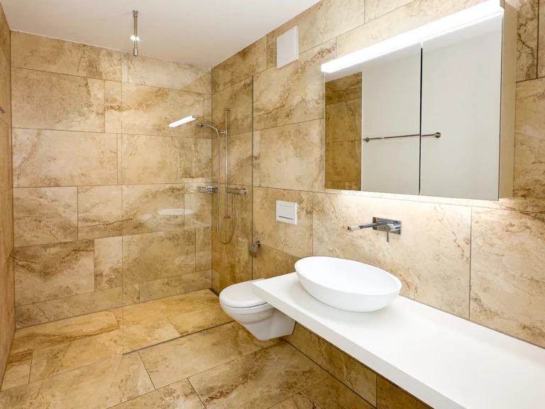 grava-immobilien-immobilie-verkauf-mehrfamilienhaus-dusche-wc 